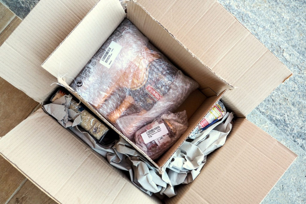 L’Italia a tavola in un pacco: vivere all’estero con le scorte di casa