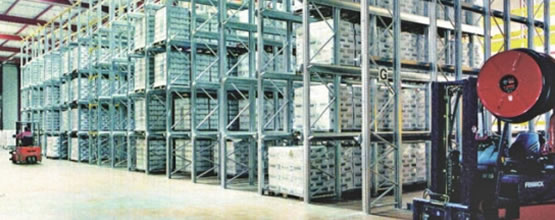 Scaffalature industriali per uno stoccaggio funzionale e sicuro